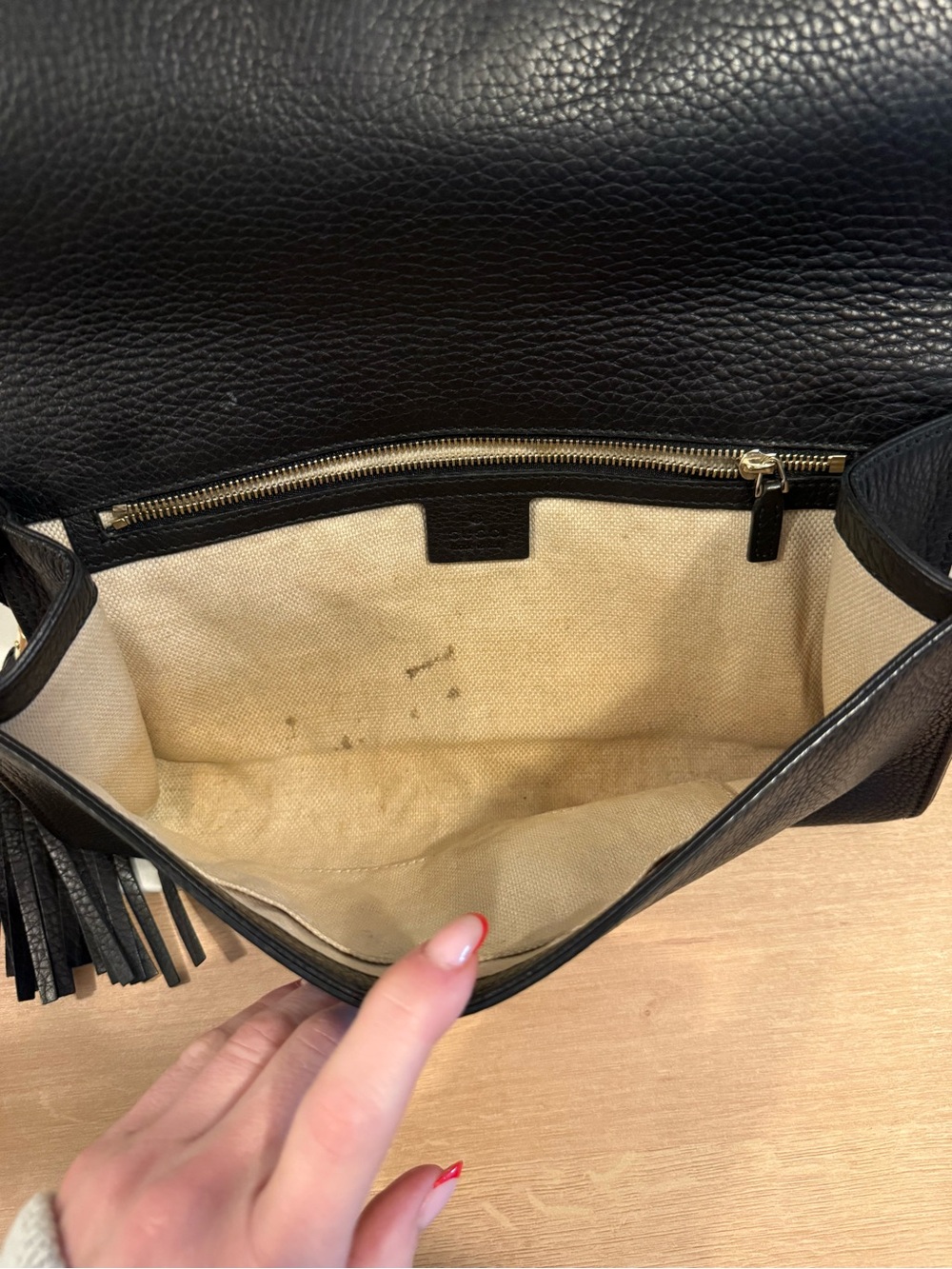 Gucci Black Pebbled Leather Clutch with Tassel - Picture 3 of 9